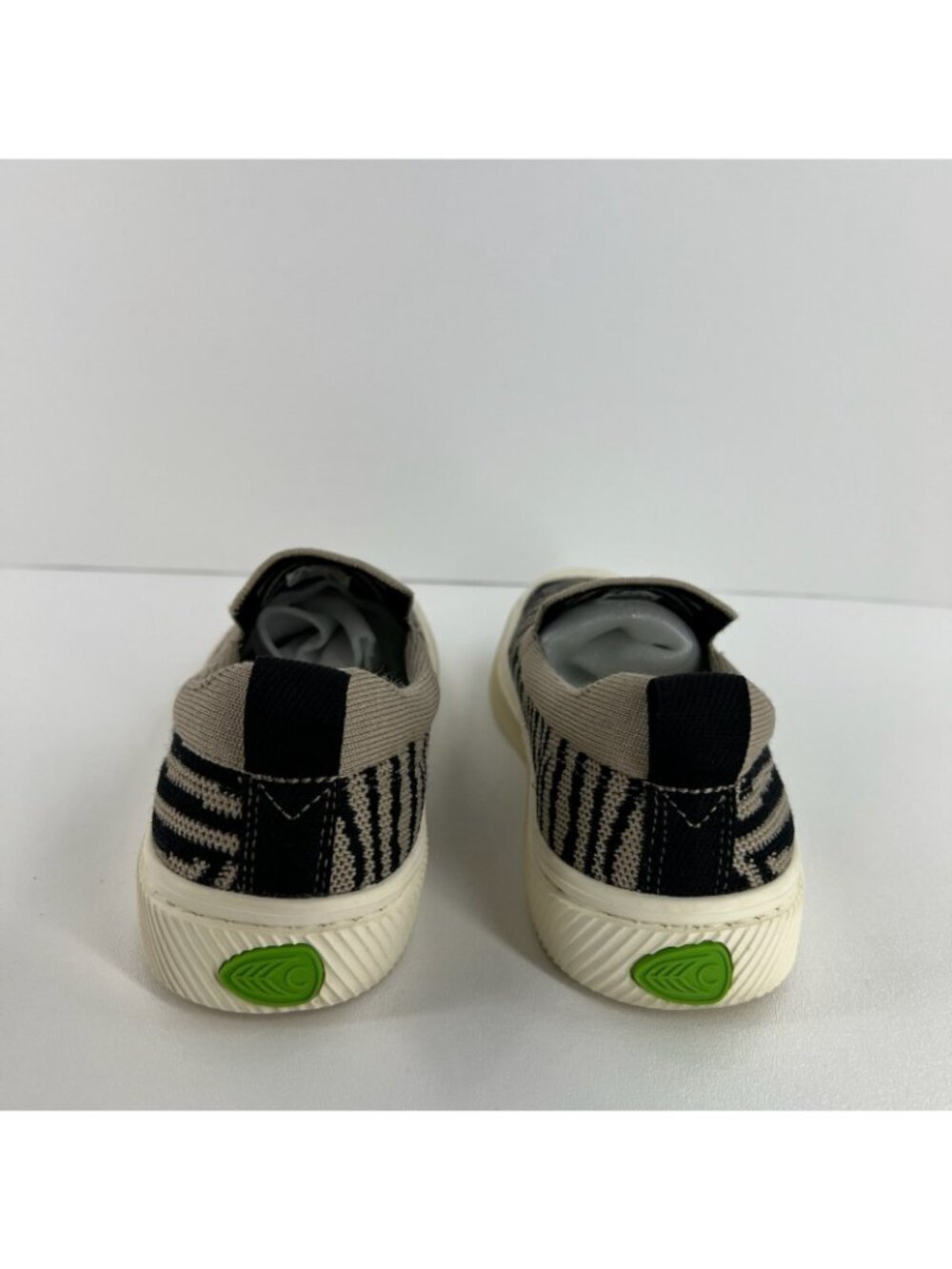 Cariuma IBI Slip On Zebra Print Knit Sneakers Womens US 9 Breathable Taupe Black - Picture 5 of 12
